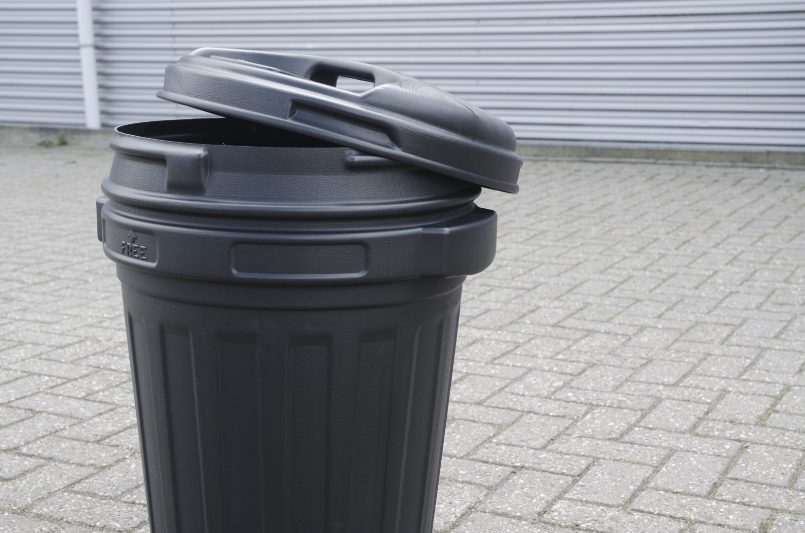 Voerton met draaisluiting 70 liter Zwart — afbeelding 2
