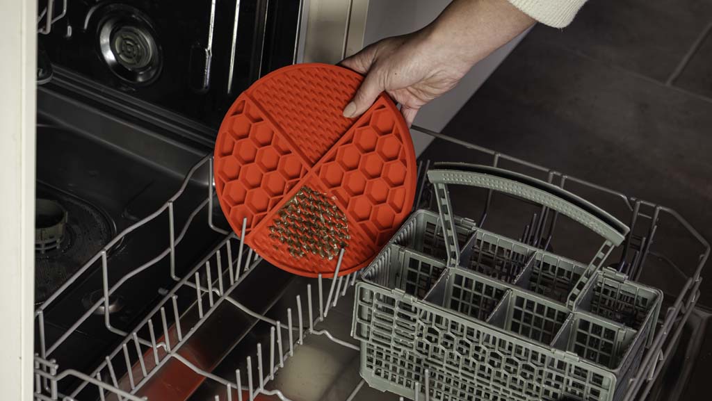 Eat Slow Live Longer Lick Mat Dimensions Circle Rood — afbeelding 4