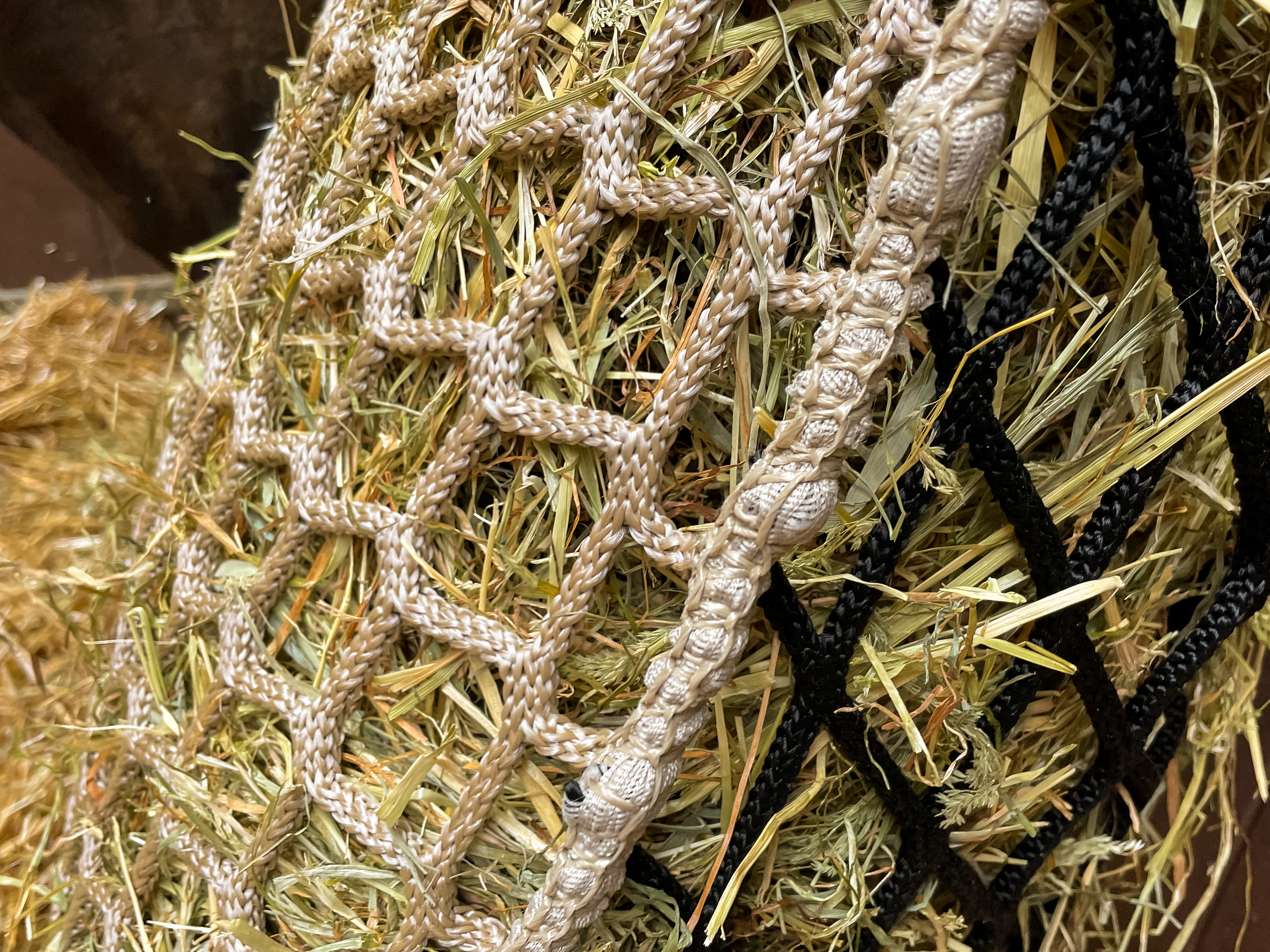 Hay Slow Feeder Net 10 kg (60/45 mm) — afbeelding 6