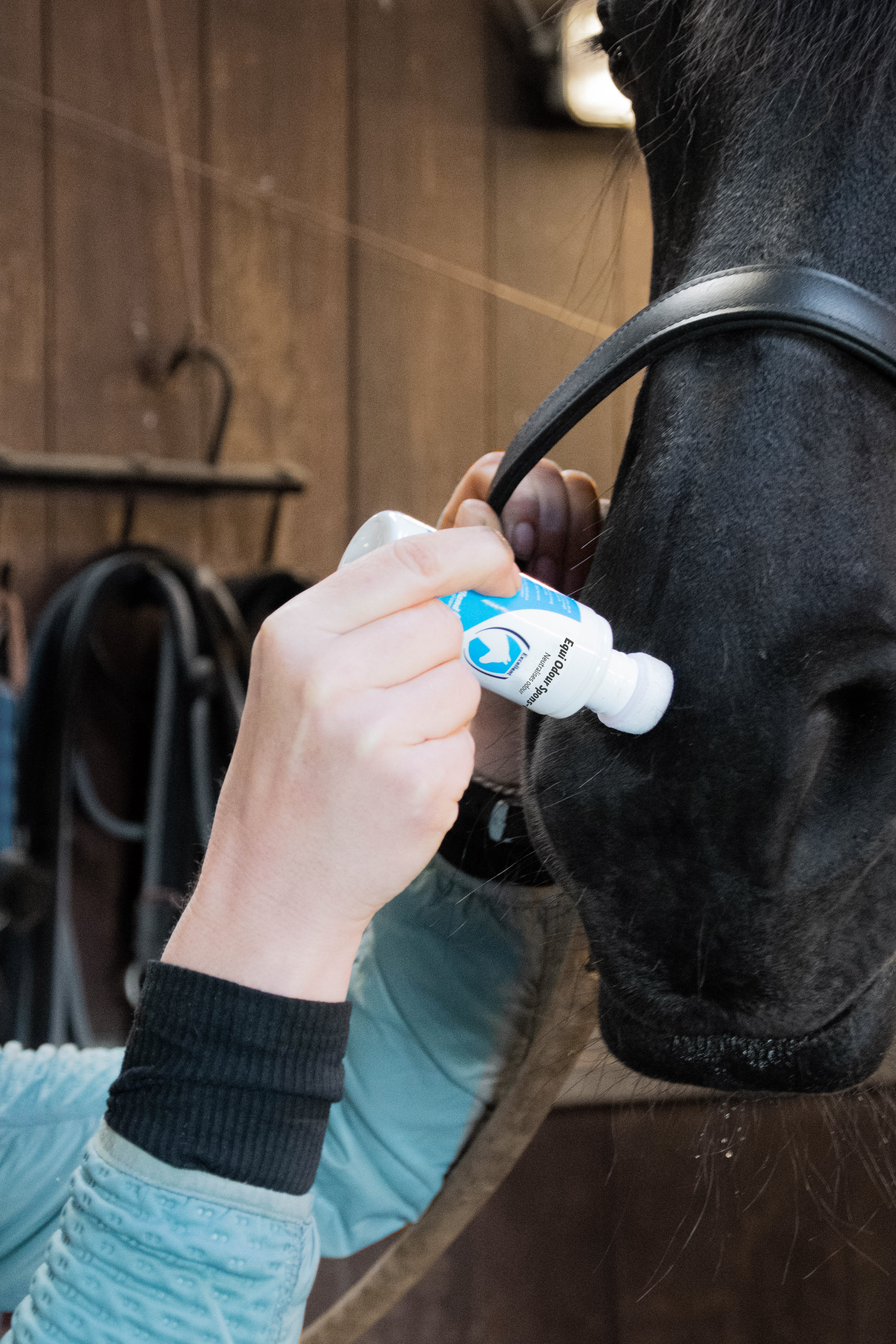 Excellent Horse Odour Spons-On 75 ml — afbeelding 4